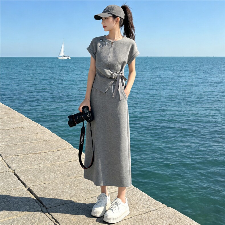 设计感时尚气质套装裙女夏款亮片设计短袖上衣中长款半身裙两件套,女装套装/套裙,江南