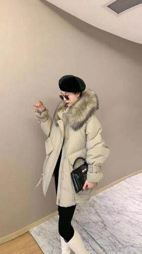 烟雨美人新款大毛领羽绒服，女装羽绒服，烟雨美人