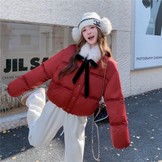 现货新款圣诞双旦新年主推款配环保毛领木耳边羽绒服，女装羽绒服，乐吉娜