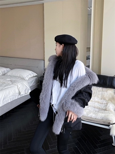 2022狐狸毛冬装派克服图片
