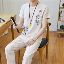 米黄色