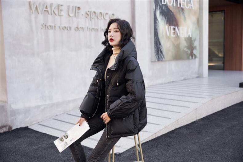 新款羽绒服，女装羽绒服，伊越