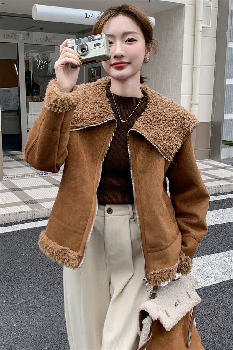 2024年冬季新款大翻领仿羊羔毛宽松短款三角扣皮毛一体外套,女装羊羔毛/颗粒绒,冬木谷雨
