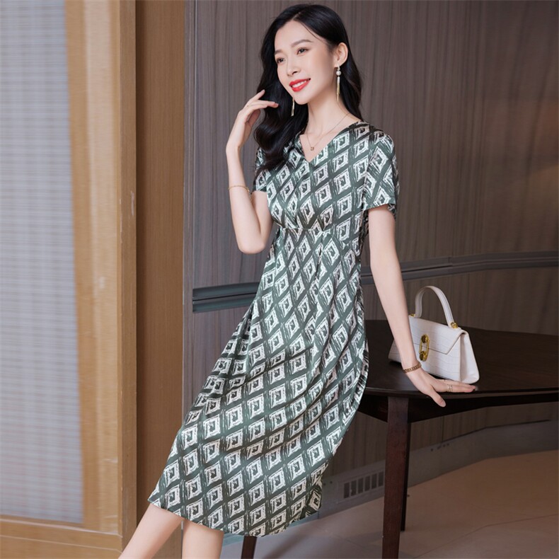 高级感缎面v领真丝连衣裙女夏天2024新款贵夫人妈妈装桑蚕丝裙子,女装连衣裙,阿舍尔精品