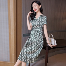 高级感缎面v领真丝连衣裙女夏天2024新款贵夫人妈妈装桑蚕丝裙子，女装连衣裙，阿舍尔精品