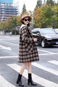 帽子可脱卸双面尼外套一件衣服两种味道。你要的样子我都有,其它,澳洛菲