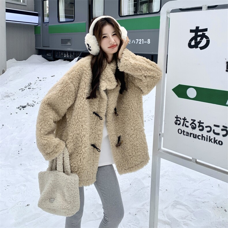 2C217现货皮毛一体羊羔毛外套款号8105P215K328,女装短外套,2C217