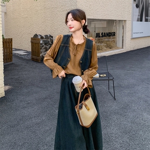 复古衬衫牛仔马甲三件套春秋女2026春新宽松设计感半身裙时尚套装图片