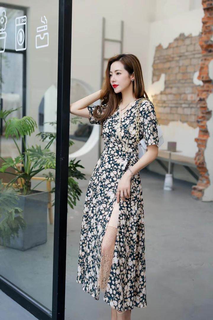 碎花气质连衣裙，女装连衣裙，蓝芝衣秀