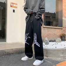 黑色