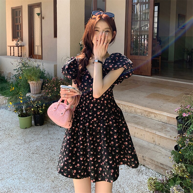 法式甜美碎花v领连衣裙女2025夏季新款韩版收腰显瘦泡泡袖短裙子,女装连衣裙,2C260