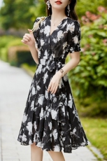 印花连衣裙女夏2023新款小个子收腰遮肉显瘦气质洋气今年流行裙子，女装连衣裙，魅丽静蓝
