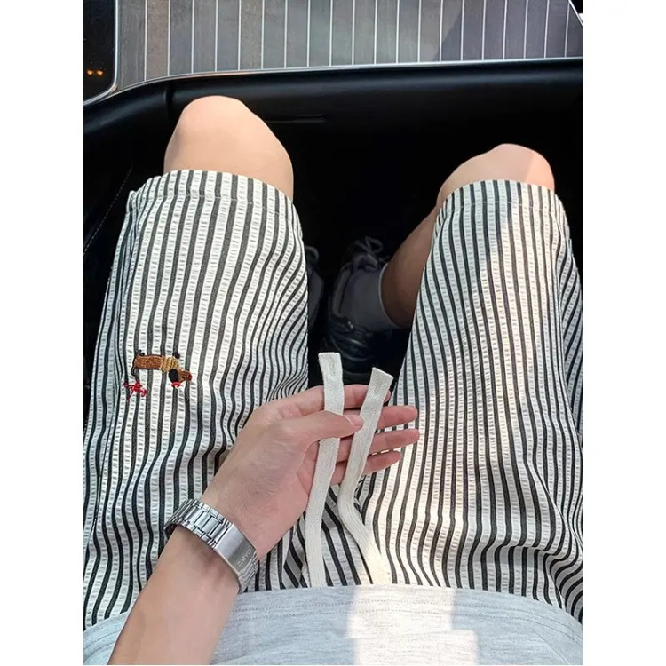 腊肠狗刺绣黑白条纹短裤男夏季薄款泡泡纱冰感速干五分裤子沙滩裤,男装牛仔裤,四季星座505