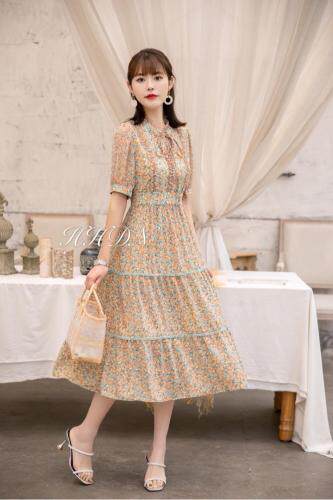 【现货】夏季新款女装修身显瘦连衣裙，女装连衣裙，红火丹妮