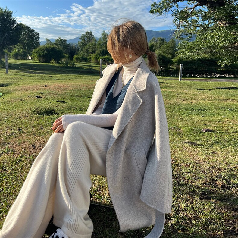 2025年夏季常规中长款长袖纯色时尚百搭简约大方短款大衣，女装双面呢大衣，蒙绒特
