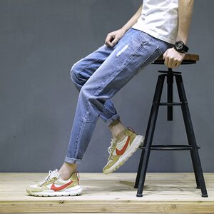 现货 九分裤2109春夏日系休闲小脚裤男韩版破洞牛仔裤潮图片