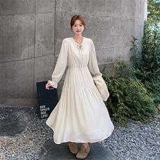 蓝色蕾丝针织马甲连衣裙两件套女春秋2025新款绝美流行超火两件套，女装套装/套裙，2C010