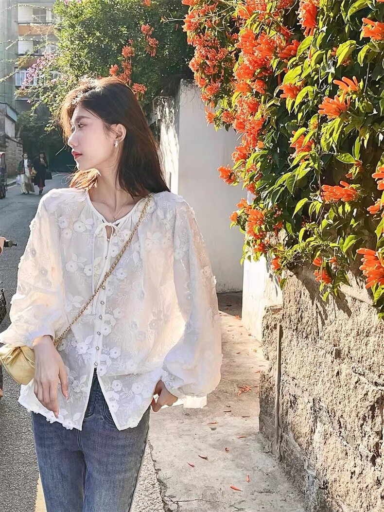 重工立体刺绣小衫女春夏2024年新款法式高级感纯棉长袖绑带白衬衫，女装衬衫，喜见多金