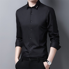 黑色