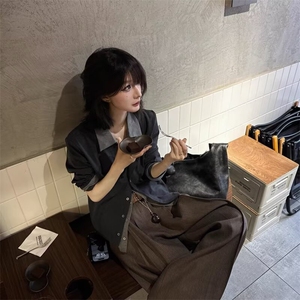 9102-P71小众个性做旧磨边斜拉链设计PU皮衣女工装大口袋短外套