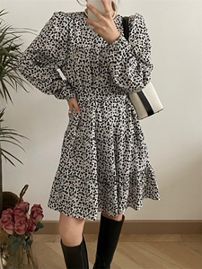 秋季新款碎花连衣裙,女装连衣裙,依启蒙(1F)