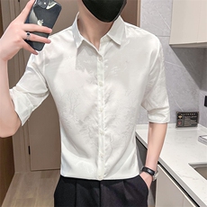 白色