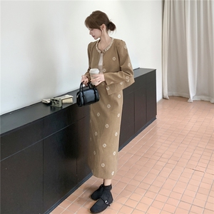 卡其色小香风套装女秋季2025高级感刺绣西装外套搭配半身裙两件套图片