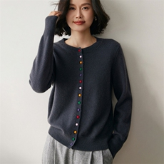 2025百搭时尚简约双股五彩扣平面开衫，女装针织衫/毛衣，迎冬羊绒