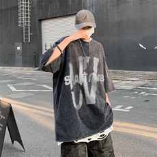 黑灰色