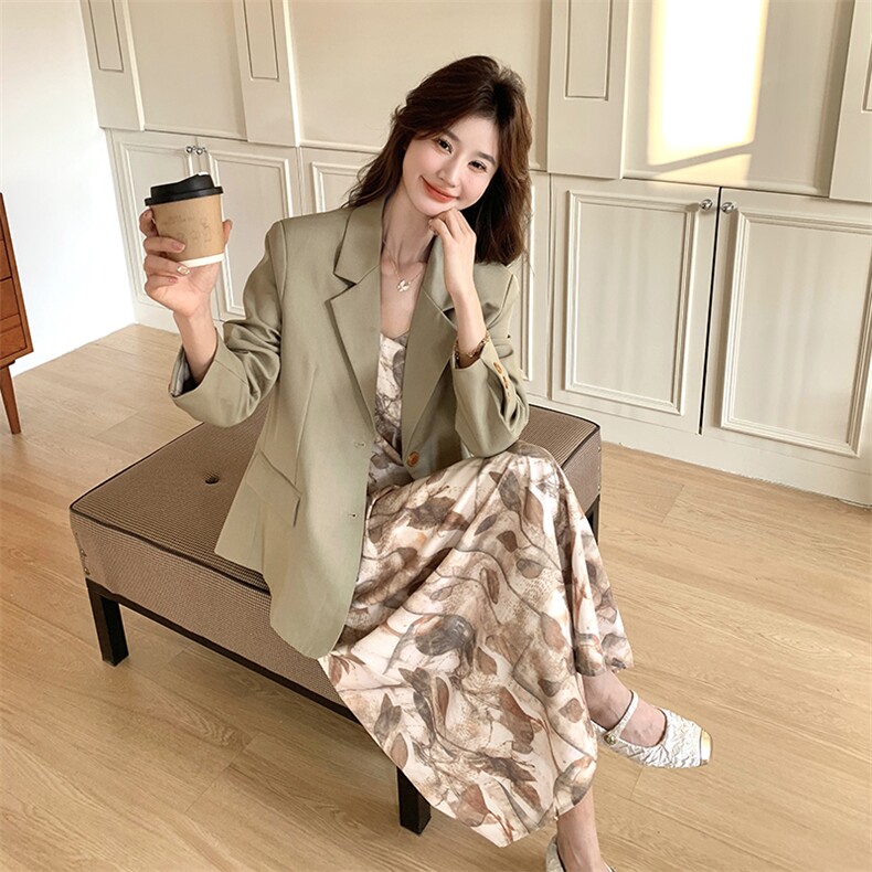 韩剧女主穿搭套装女春秋2025新款西装外套配吊带碎花连衣裙两件套,女装套装/套裙,2C113