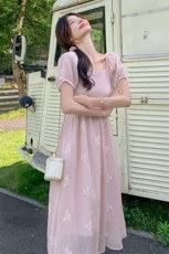 新款现货刺绣天丝连衣裙-2d075-p150-k215，女装连衣裙，2D075