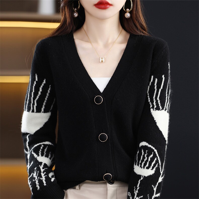 春秋新款v领开衫女黑白拼色针织羊毛衫小香风短上衣外套大码，女装羊毛衫，犀桦羊绒