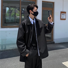 黑色