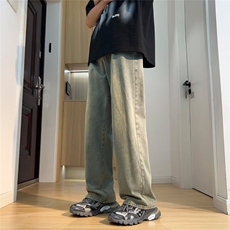 泥黄色