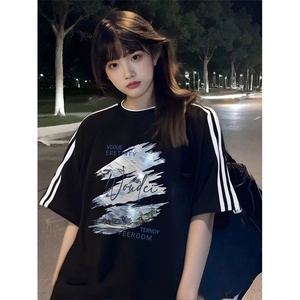 抖音得物高品质二开240克宽松纯棉美式潮牌三条杠织带短袖T恤图片
