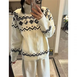 费尔岛白色拉链半高领毛衣外套女秋冬季宽松加厚针织开衫立领上衣,百褶阔腿裤搭配上衣图片夏图片