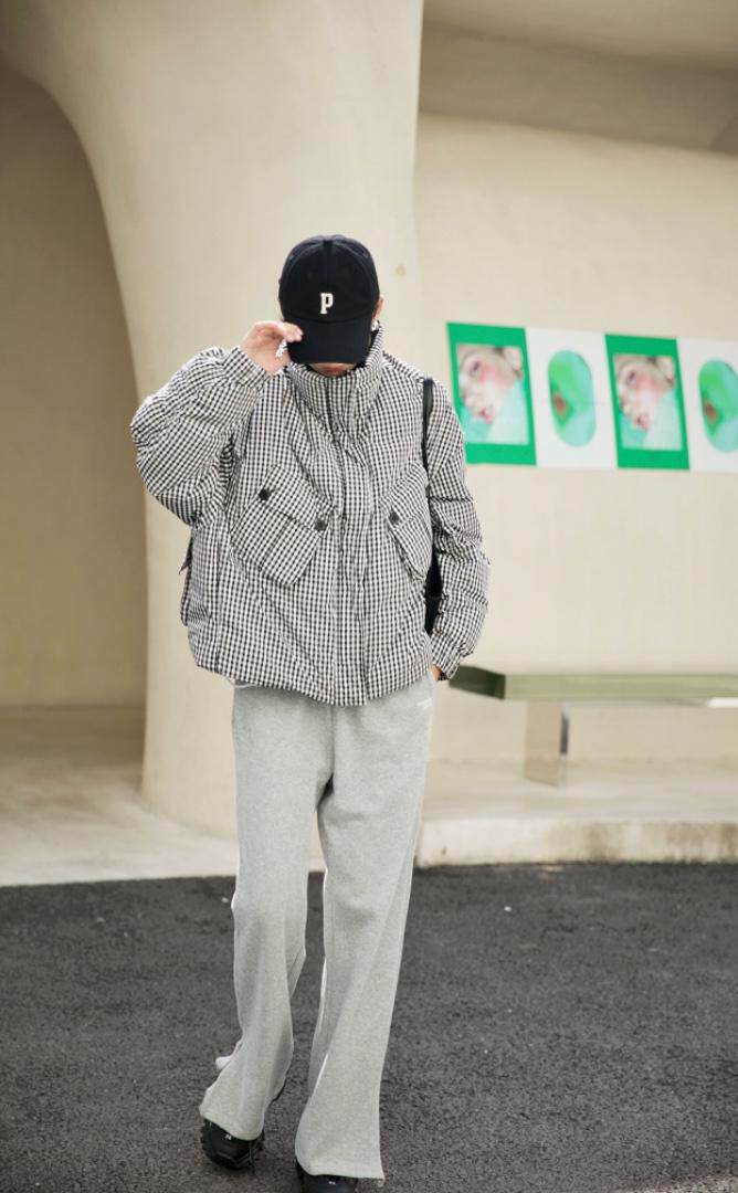 2021短款格子羽绒服、流行时尚、简单、款，女装羽绒服，碧沁伊人