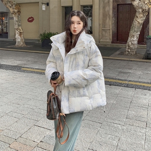 2025新款冬季简约渲染云朵泡芙羽绒服女连帽加厚保暖90白鸭绒外套图片