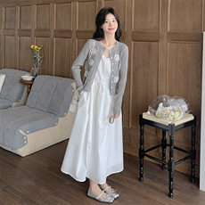 韩系温柔风白色吊带连衣裙女2025春秋新款气质针织开衫，女装连衣裙，维壹