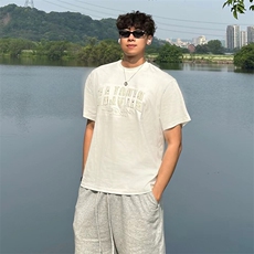 白色