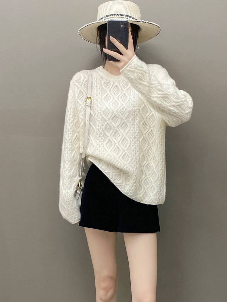 2025年秋季长袖甜美花纱圆领扭花时尚百搭通勤针织衫，女装针织衫/毛衣，织绒羊