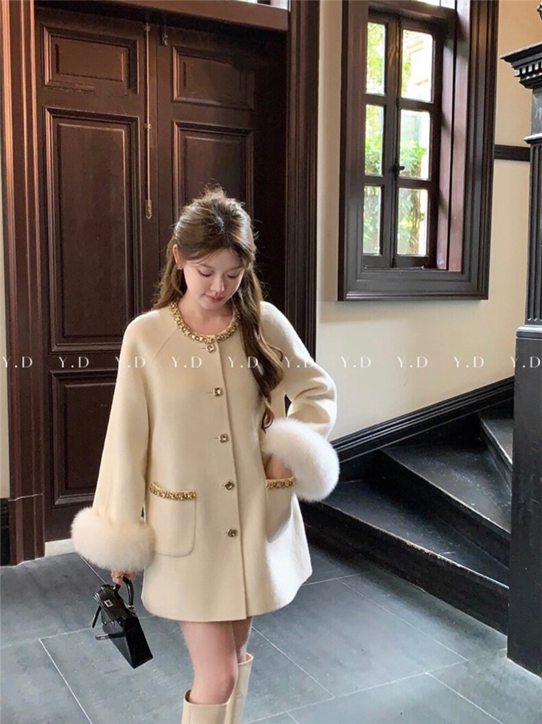 【依嘟】狐狸毛袖手工钻领女富家千金感小个子羊毛外套(配可拆卸，女装毛呢外套，依嘟服饰