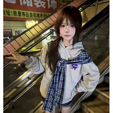 灰色