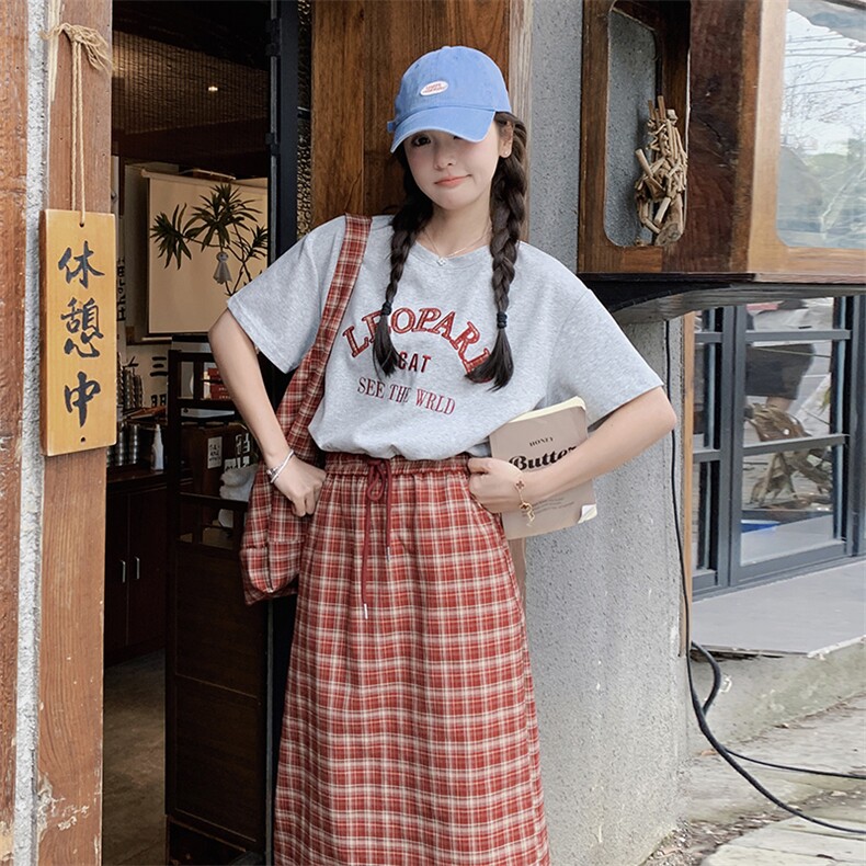 韩系减龄红格子套装裙女夏2025新款字母印花t恤半身格子裙两件套,女装套装/套裙,浙宝220