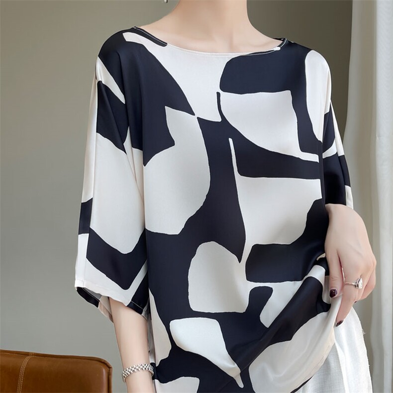 丝绸缎面2025夏季女装新款圆领短袖气质印花大妈短袖百搭T恤上衣，女装蕾丝衫/雪纺衫，羊特美羊绒