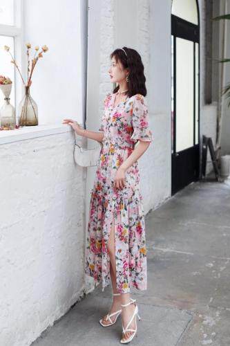 碎花雪纺连衣裙，女装连衣裙，咔蒂妮