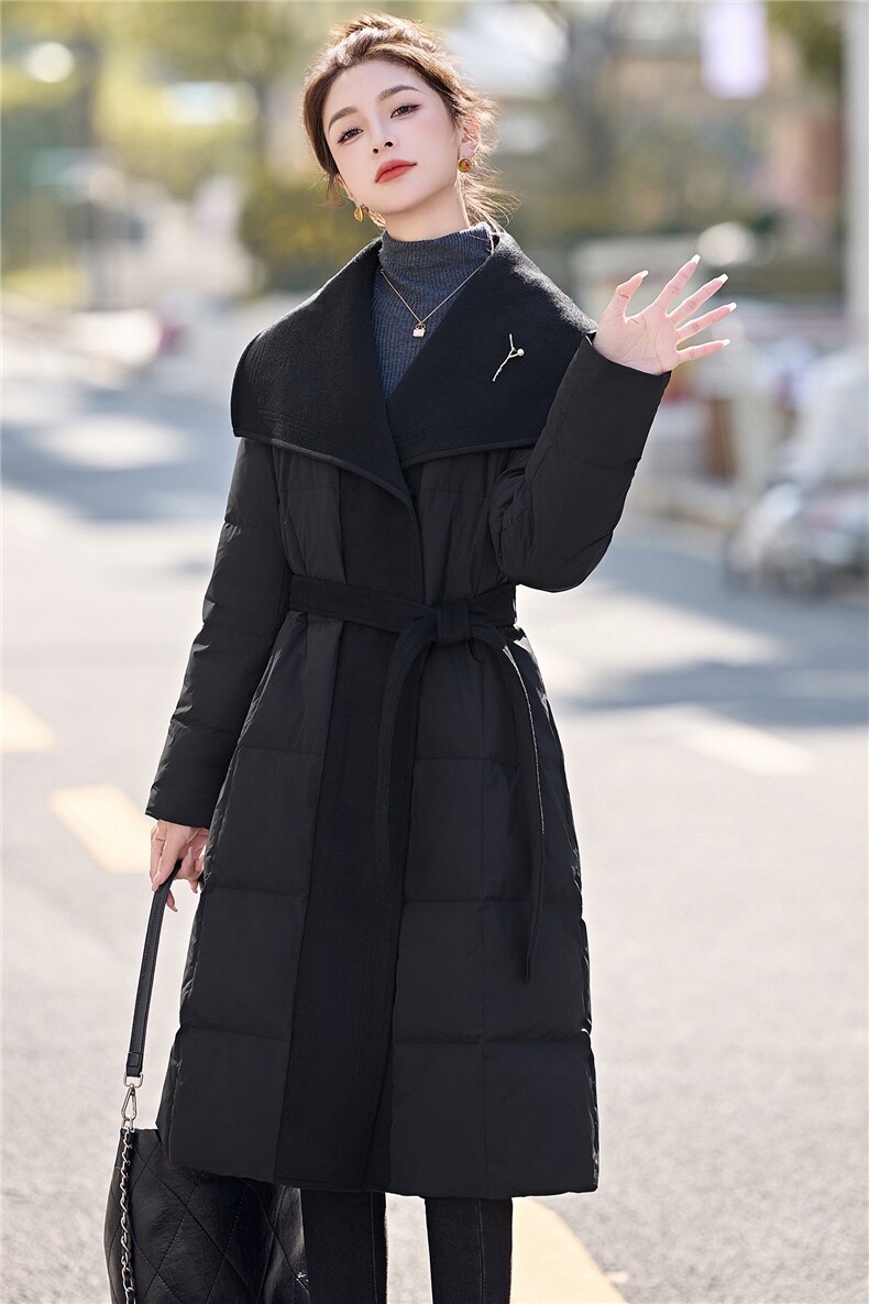 现货（bao'kuan）加长款2025冬装新款简约时尚羊毛大翻领羽绒服,女装羽绒服,美沁