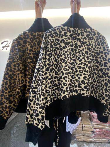 2021秋季新品韩版宽松针织拼接上衣潮短外套，女装短外套，L·H·X