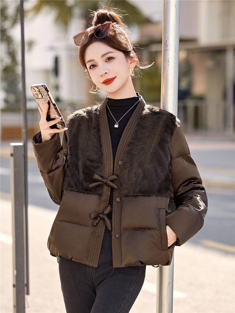 新款欧时尚高端流行超显瘦拼真毛羽绒服,女装羽绒服,布芭啦
