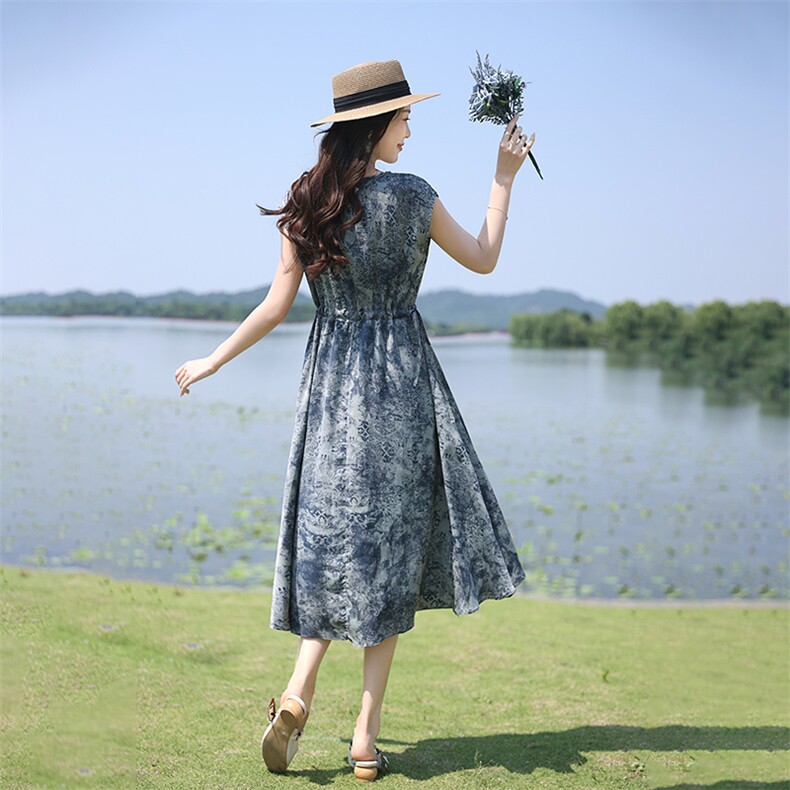 高端无袖碎花天丝雪纺连衣裙女2025夏季新款宽松显瘦印花度假裙子,女装连衣裙,凝聚力